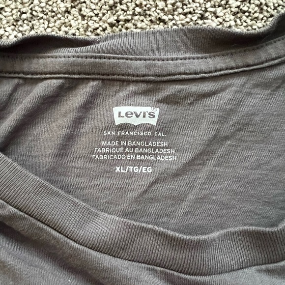 Levi’s t-shirt - Picture 4 of 8